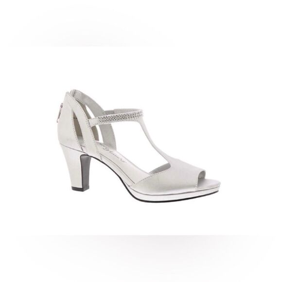 Easy Street Womens Flash Zipper T-Strap Heels - Picture 1 of 3